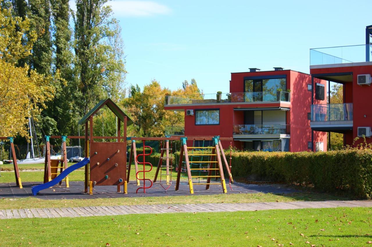 Prime Apartmans Балатонлеле Екстериор снимка